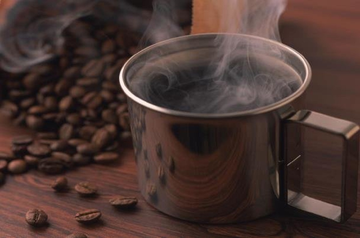 یک فنجان قهوه صبحگاهی انرژی را تامین میکند!
