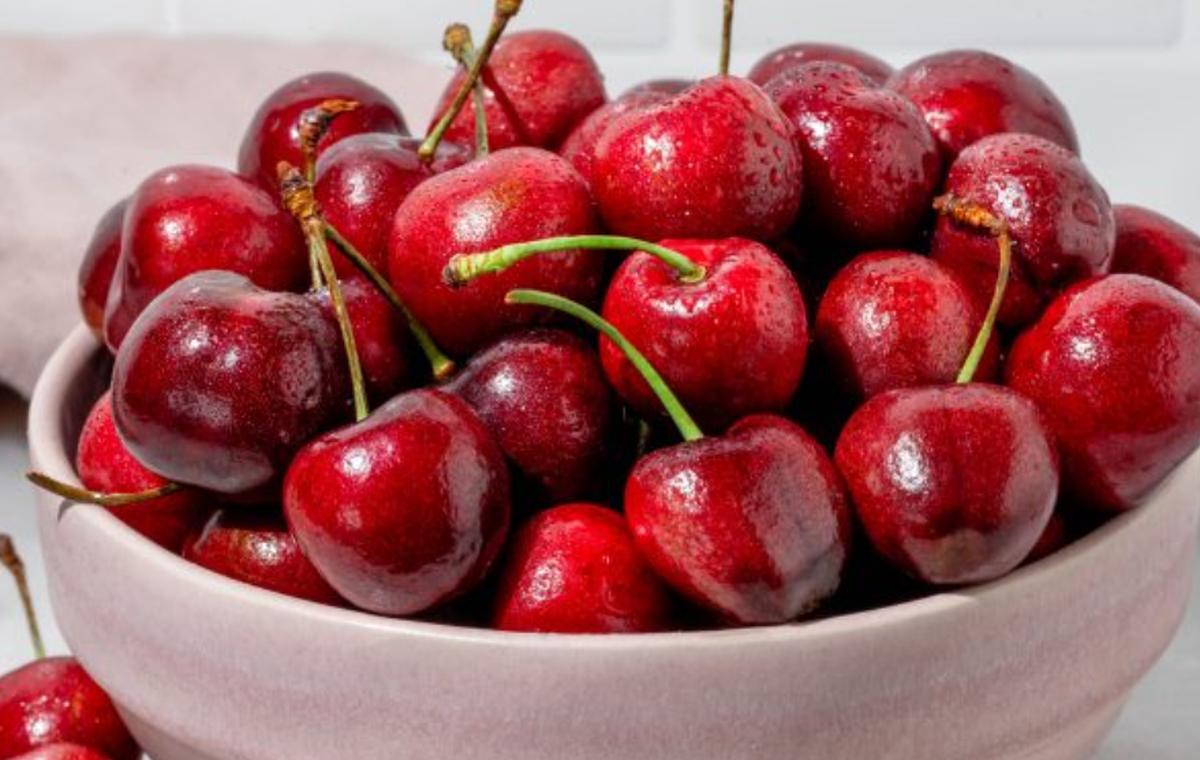 مقدار کلسیم گیلاس حتی از شیر هم بیشتر است!