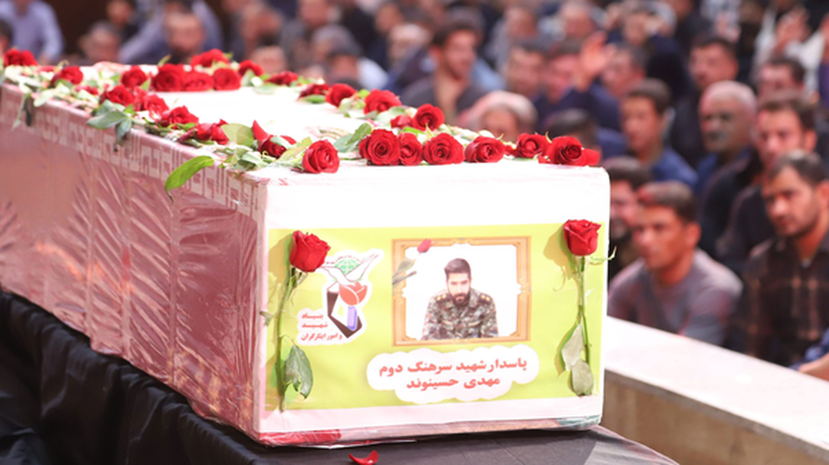 پدر شهید حمله صهیونیست‌ها: پیرو تصمیمات راه‌گشای رهبر هستیم