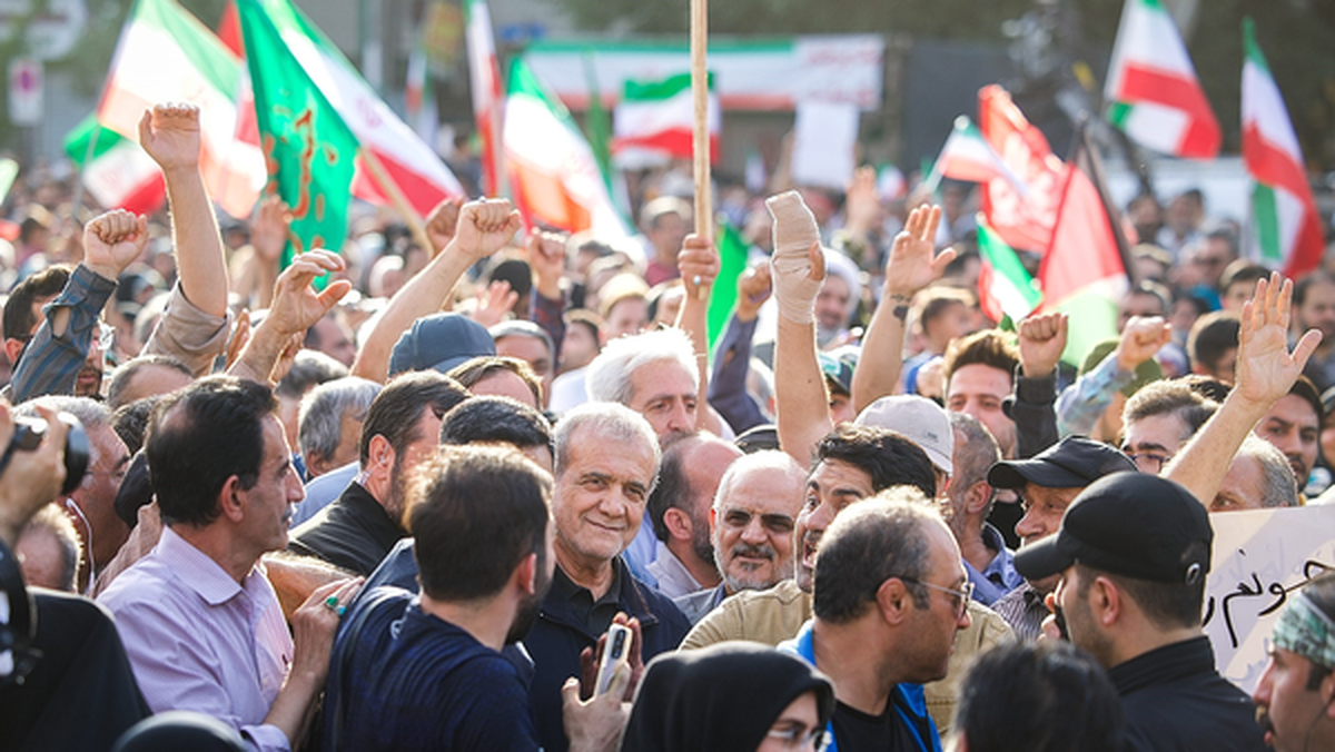 آقای رئیس جمهور؛ صحبت از مذاکره الان هوشمندانه و خردمندانه نیست