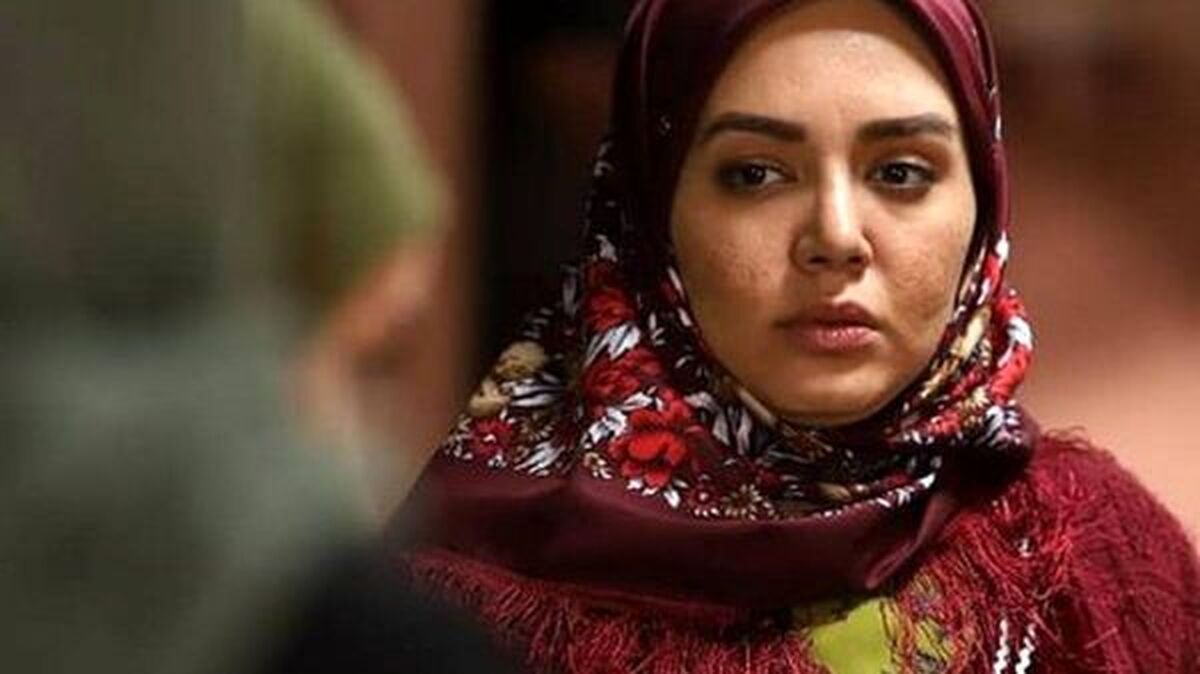 خنده‌های دلبرانه ندا قاسمی با یک استایل ساده تابستانه! +عکس