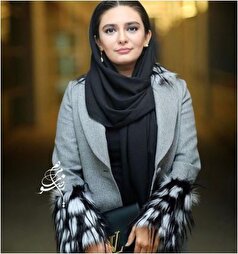 نگاهی به استایل شبک و خاص لیندا کیانی با اکسسوری خوش رنگش در یک جشنواره