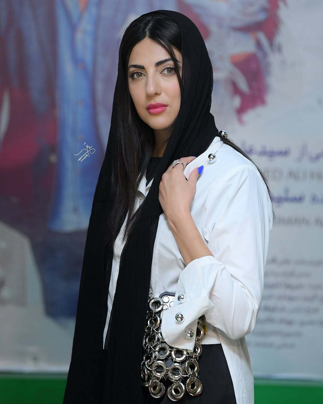 هلیا امامی با یک کیف اجق وجق دیگه خودش رو سر زبون‌ها انداخت! +عکس