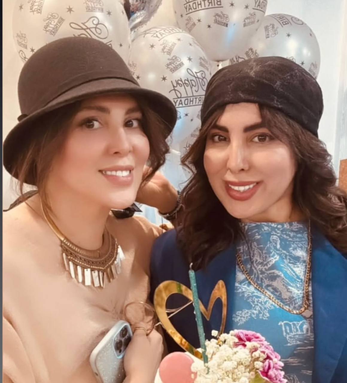 شباهتِ حیرت‌انگیز لیلا بلوکات و خواهرش در یک قابِ خواهرانه