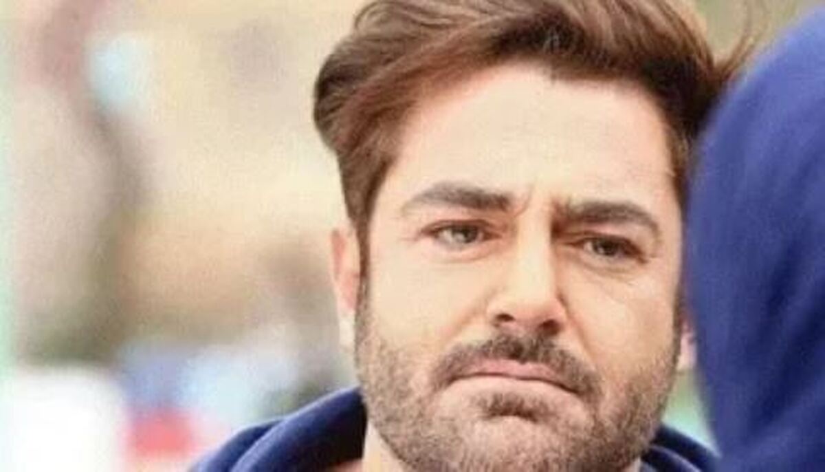 سلفی آینه‌ای محمدرضا گلزار با استایل اولدمانی/آقای بازیگر با عینک طبی دیدنی شد! +عکس
