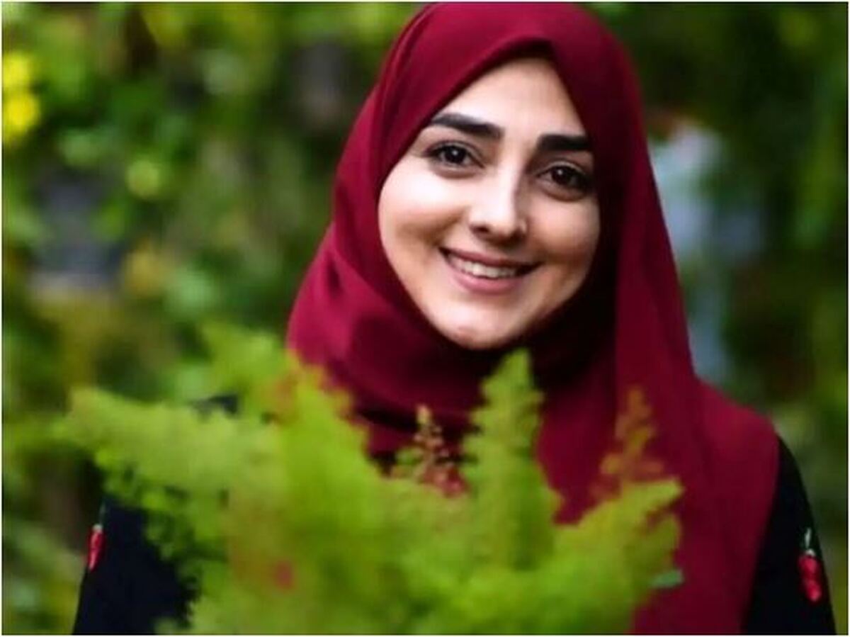 رونمایی ستاره سادات قطبی از نگین‌های کار شده انگشترهایش/چقدر خاص و مخلصانه!