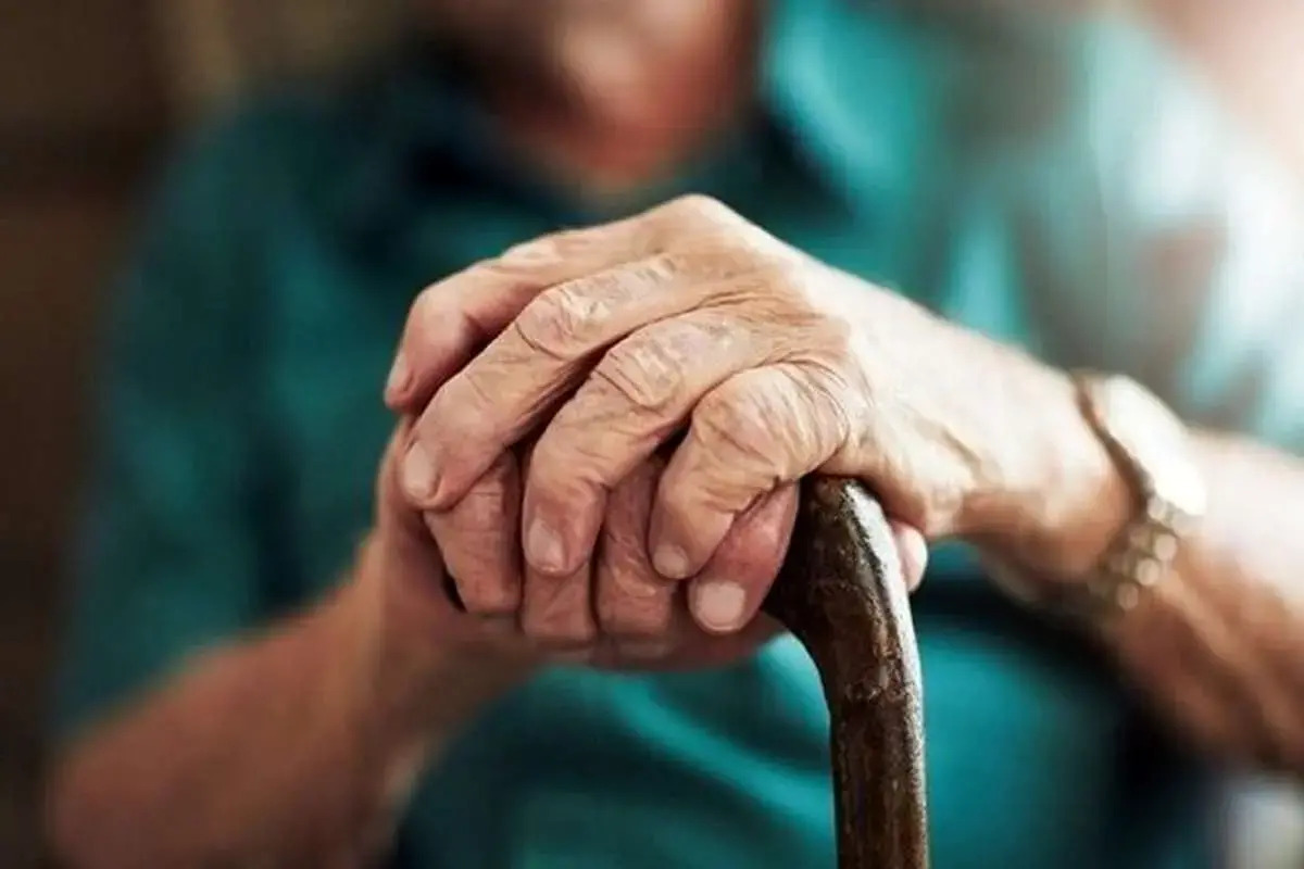 چرا با پیر شدن در الگوی خواب تغییر ایجاد میشود؟