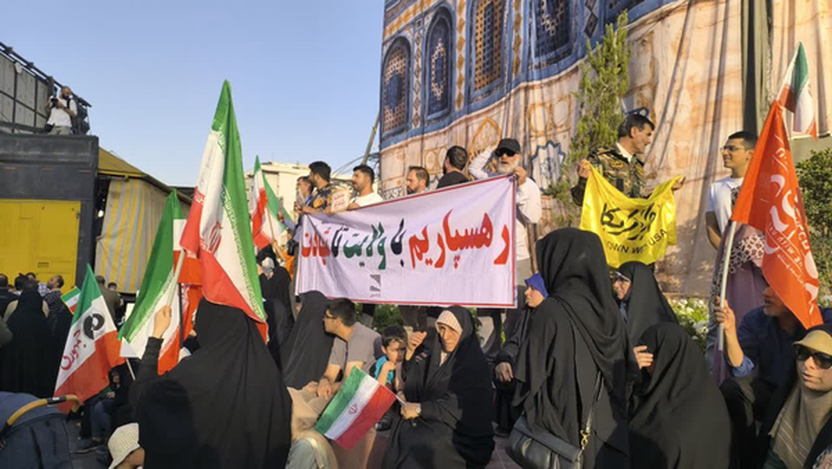 دانشجویان ایران در خط مقدم دفاع از علم و کشور