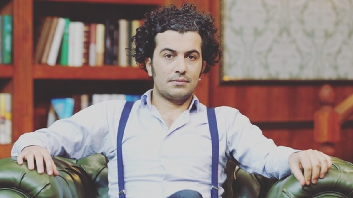 دکور ساخته شد، اما صحنه نه