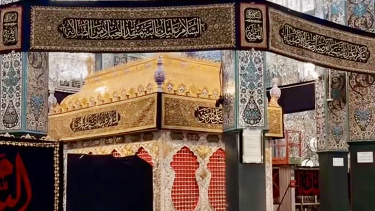 حرم حضرت زینب (س) با وجود مخالفت نیرو‌های جولانی سیاهپوش شد + عکس