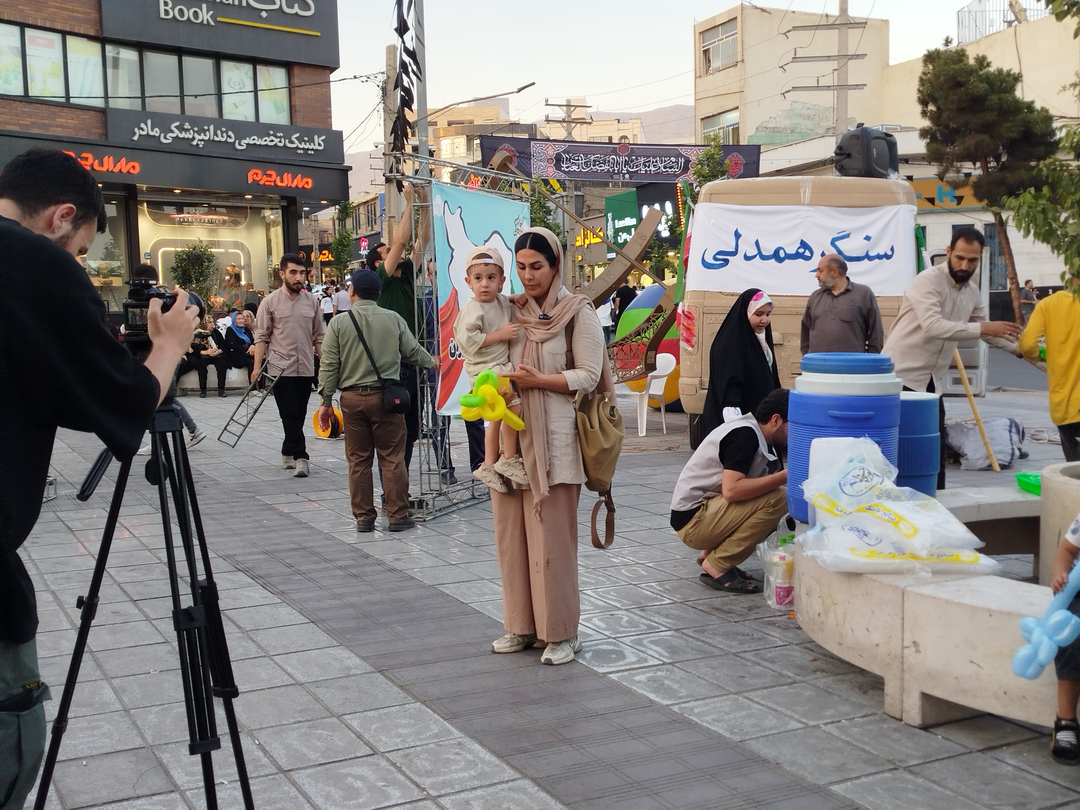 سنگر ون خاکی وسط شهر سنگر ون خاکی وسط شهر