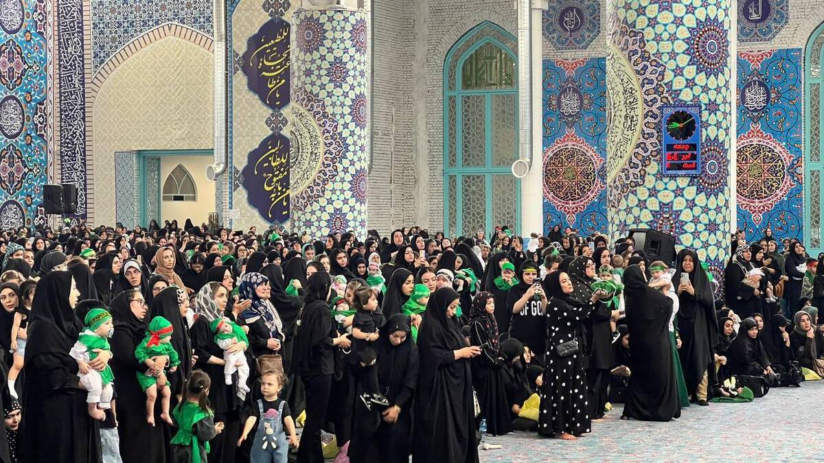 اجتماع شیرخوارگان حسینی در مصلای کرج برگزار شد