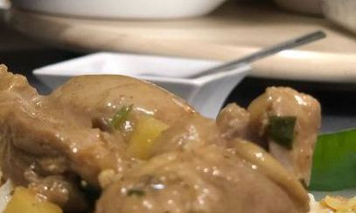 خورش کاری مرغ با ماست این ترکیب مزه بهشت می‌دهد بی شک همه عاشقش می‌شوند