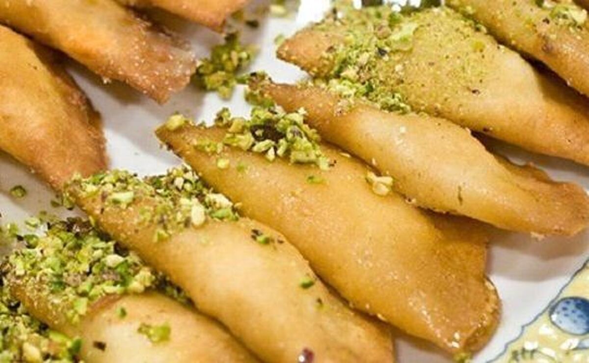 با کمترین هزینه در خانه شیرینی قطایف عربی درست کنید