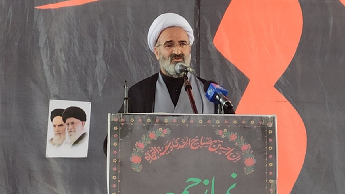 امام جمعه سمنان: نیرو‌های مسلح ایران همچنان در آمادگی کامل قرار دارند