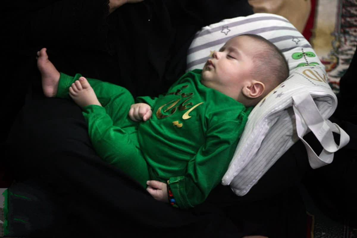 خونی که هنوز از گلوی تاریخ می‌چکد
