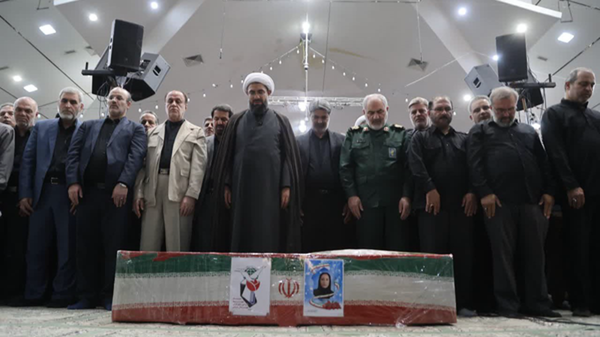 همدان در سوگ شهیده «بهاره لطفی»؛ دختری که راه پدر را رفت