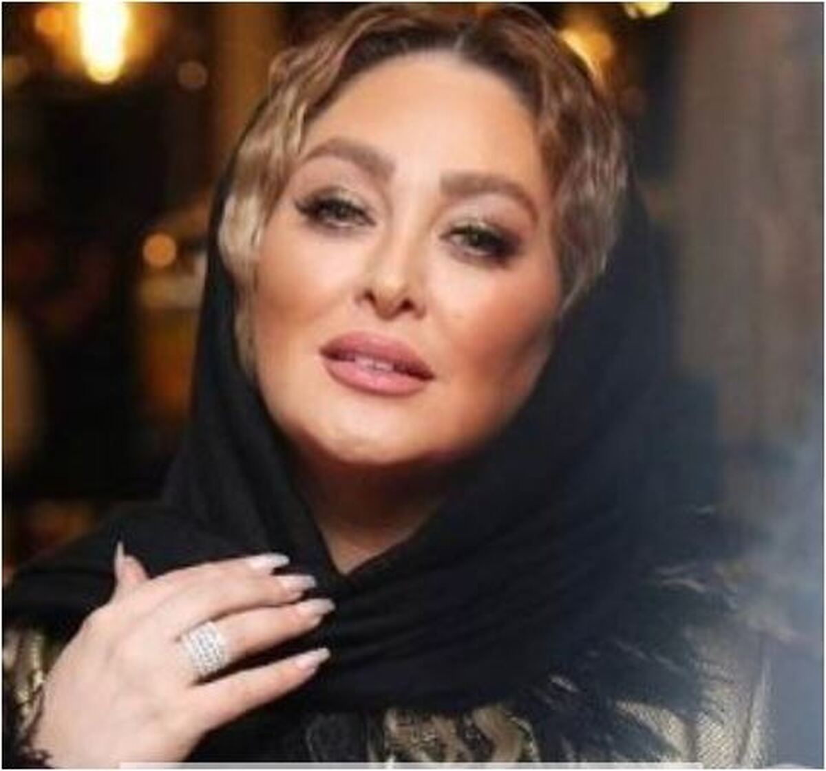 عکس عجیب الهام حمیدی در یک جواهر فروشی سوژه شد/لوکیشن دیگه‌ای نبود؟!