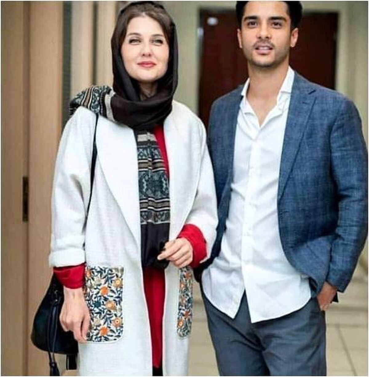 نگاهی به استایل دلنشین و ایرانی پسند گلوریا هاردی با مانتوی گلدار و مزونی اش!