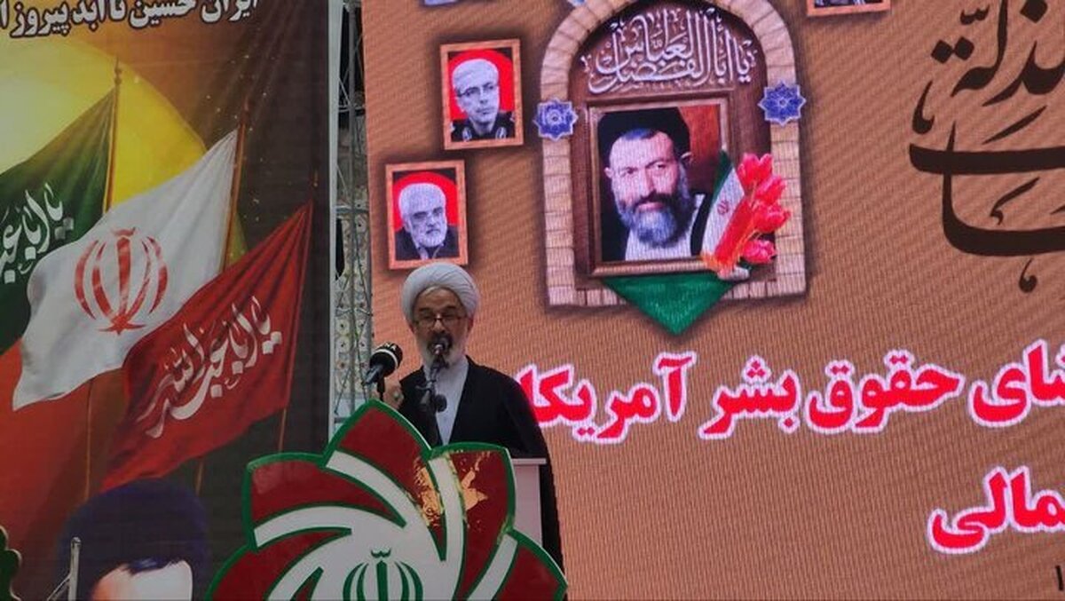 جهان اسلام به واسطه رشادت نیرو‌های مسلح ایران در دنیا سرافراز شد
