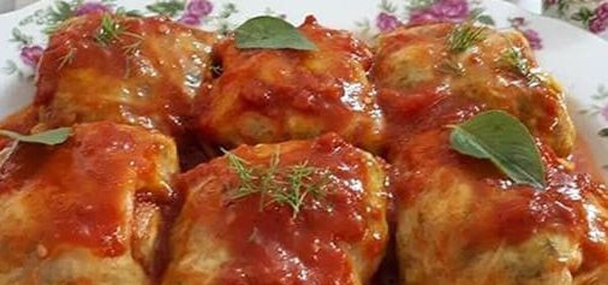 دلمه کلم برگ یک غذای پرطرفدار و آسان برای پیک نیک و دورهمی