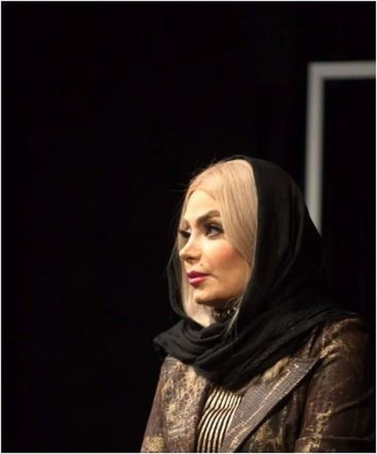 رونمایی صبا راد از استایل جدید و خوش ترکیبش/خانم مجری بازی با رنگ‌ها رو خوب بلده!