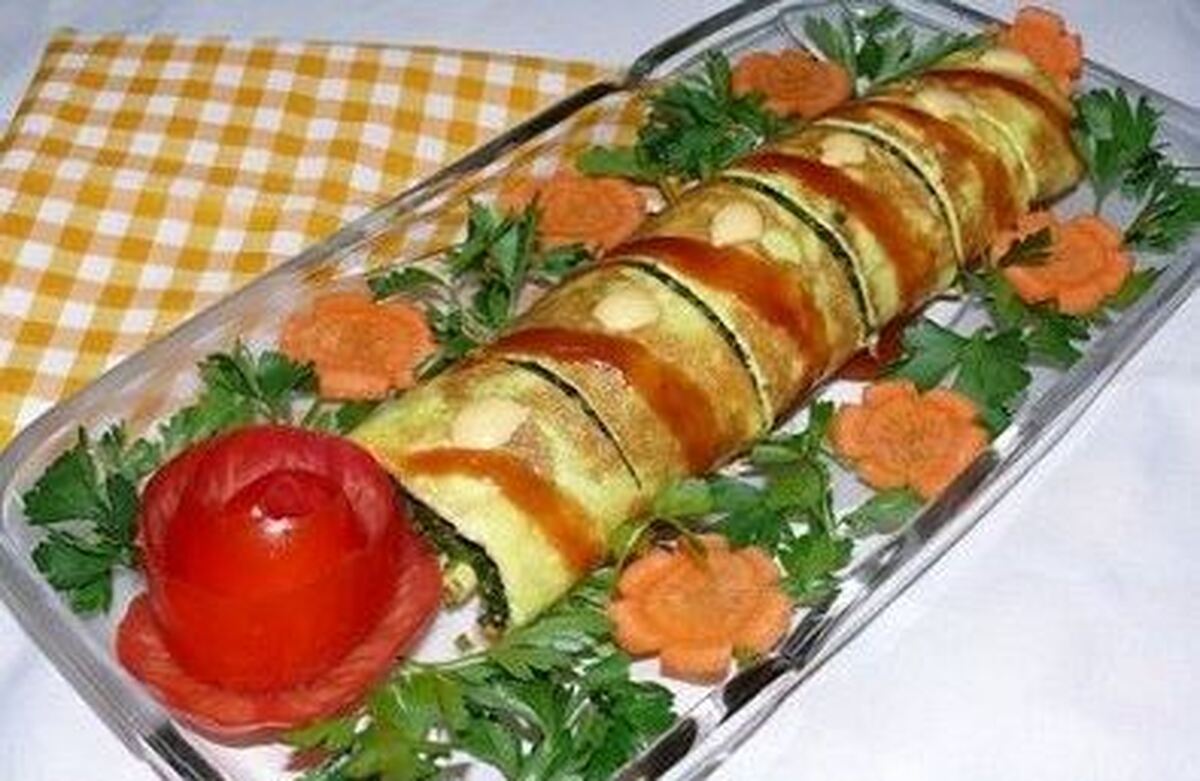 دستور پخت رول مرغ و اسفناج با سس مخصوص