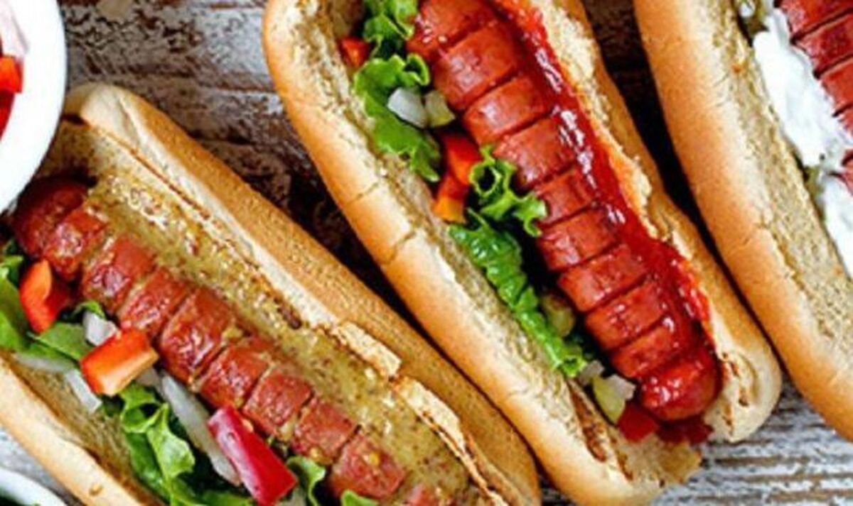 برای شام این هات داگ تند با سس چیلی مخصوص امتحان کنید