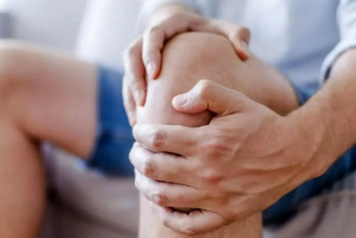 تشخیص نرمی غضروف زانو چگونه انجام میشود؟