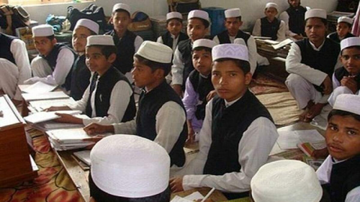 گرما مدارس افغانستان را تعطیل کرد