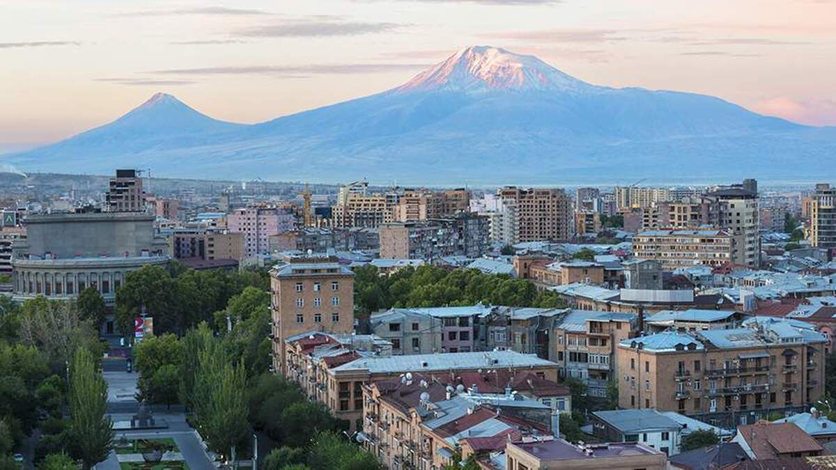 یک دانشمند علوم سیاسی به عدم امکان حمایت اتحادیه اروپا از ارمنستان اشاره می‌کند