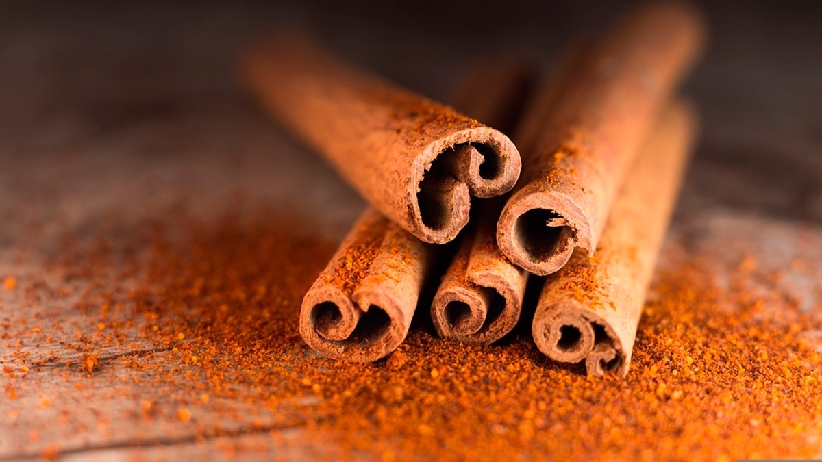 دارچین و کاهش وزن: نظر یک متخصص در مورد این ادویه محبوب