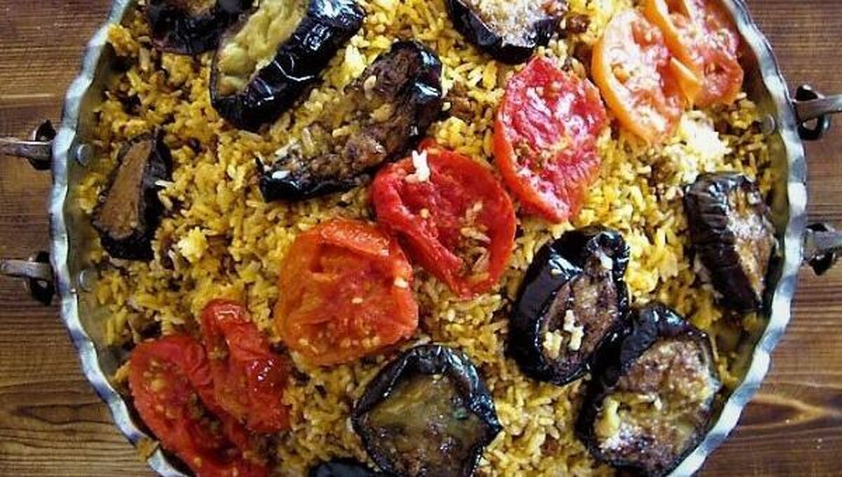 برای شام این بادمجان پلو اقتصادی و لذیذ را آماده کنید