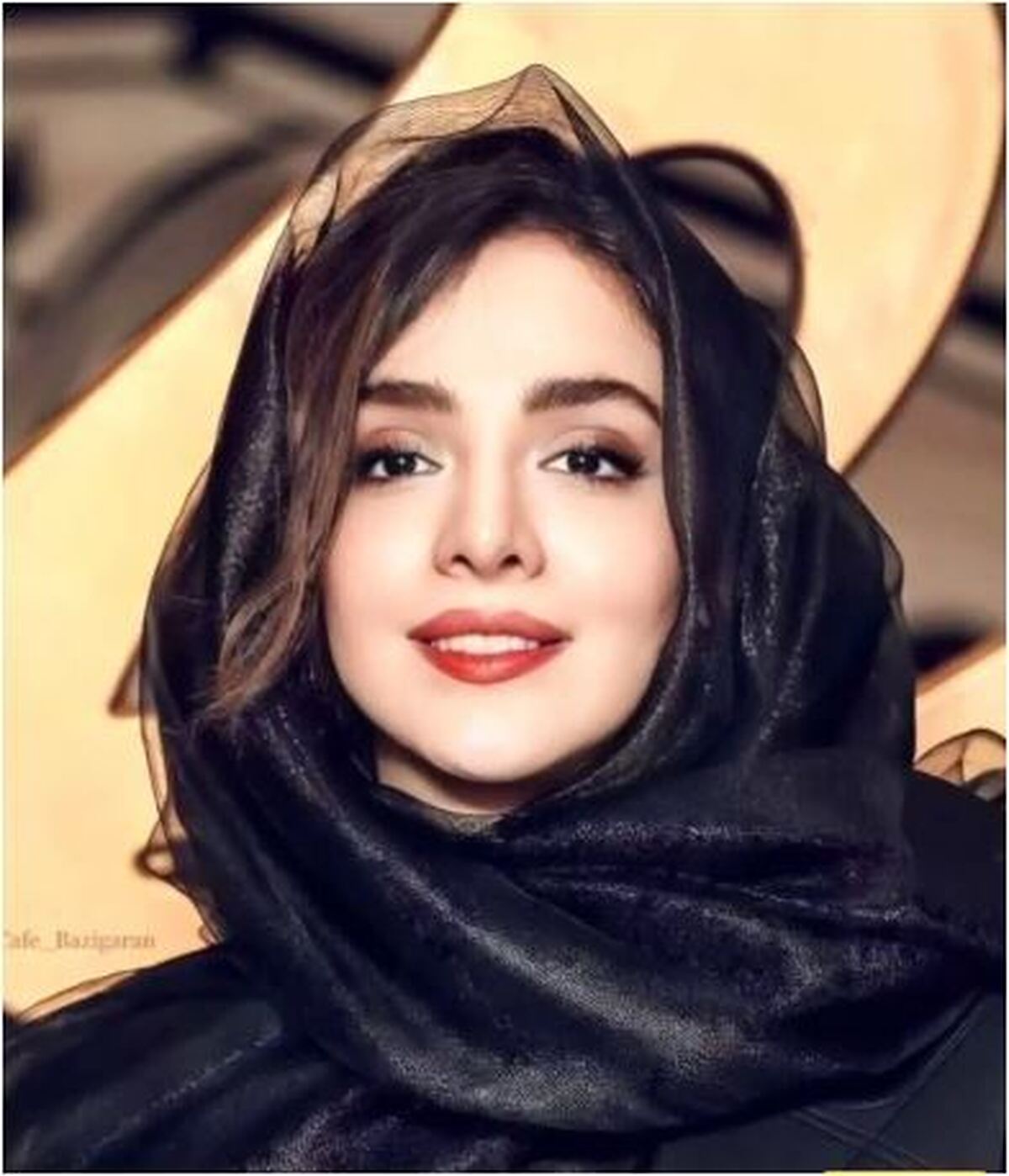 نگاهی به عجیب‌ترین استایل المیرا دهقانی، ترکیبی از هوای گرم و سرد!