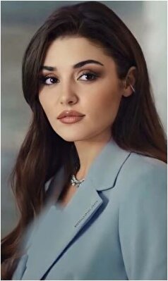 استایل تینیجری هانده ارچل با لباس اورسایز و راه راهی اش دیدن دارد!