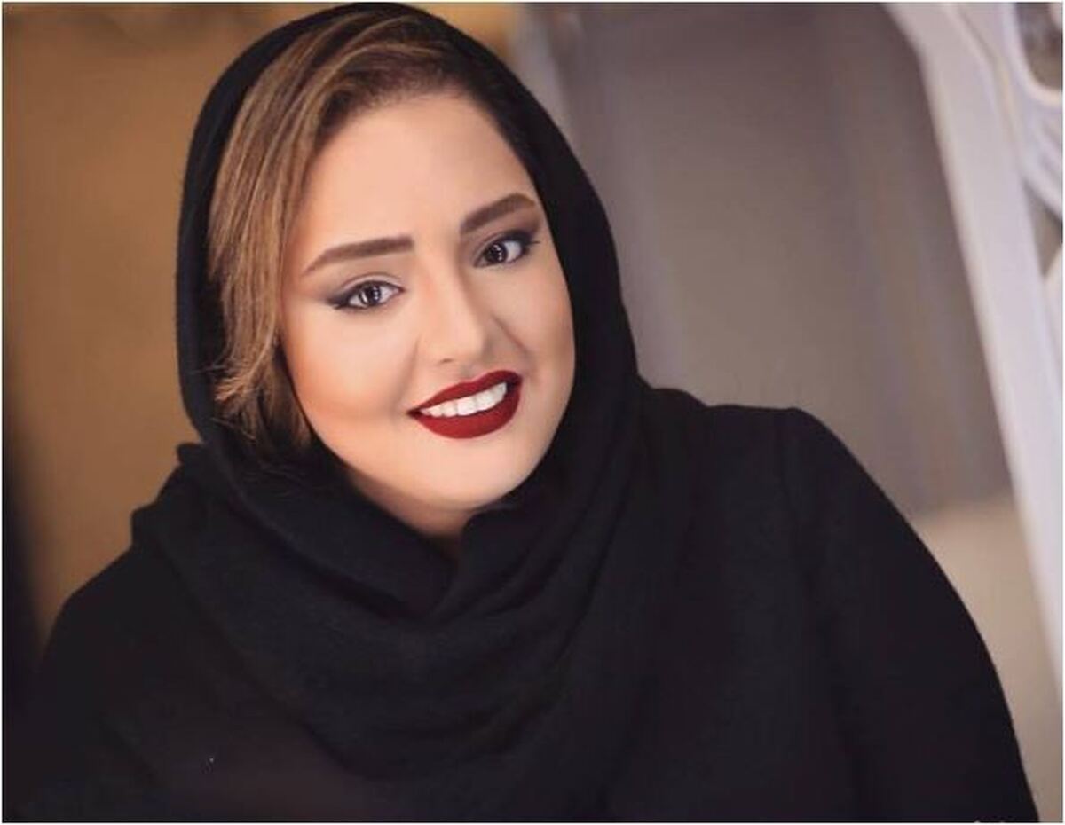 بیرو ن گردی‌های نرگس محمدی با خواهرش و دوستش/ عکس قبل سفارش غذا که رژ قشنگش پاک نشه