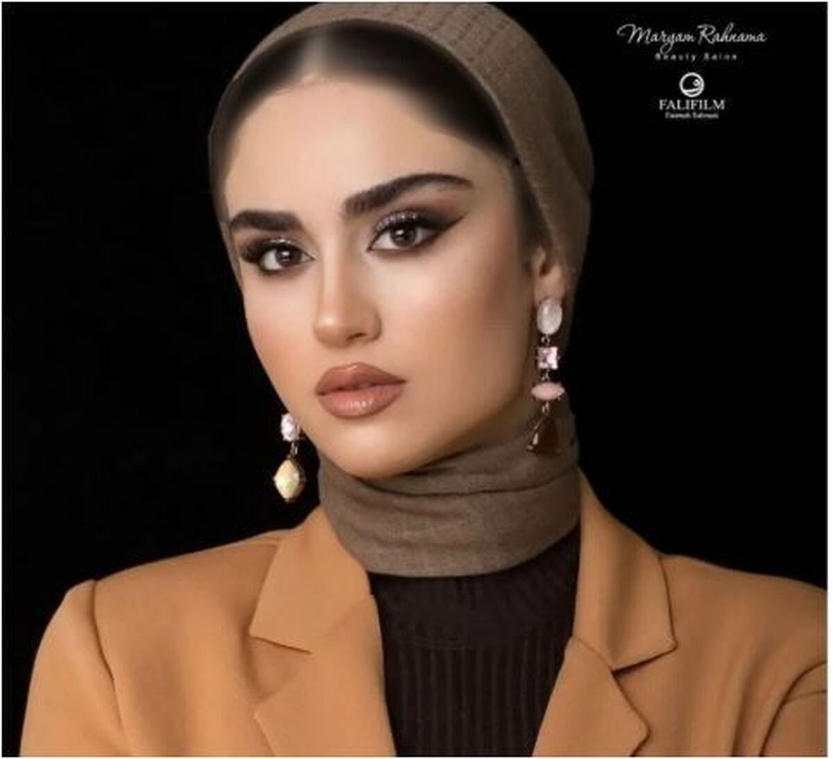 ژست با وقار و خانومانه هانیه غلامی /چه انگشتر‌های عجیبی! +عکس