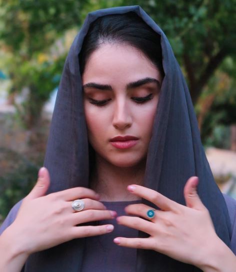 رونمایی هانیه غلامی از انگشتر‌های خاصش!