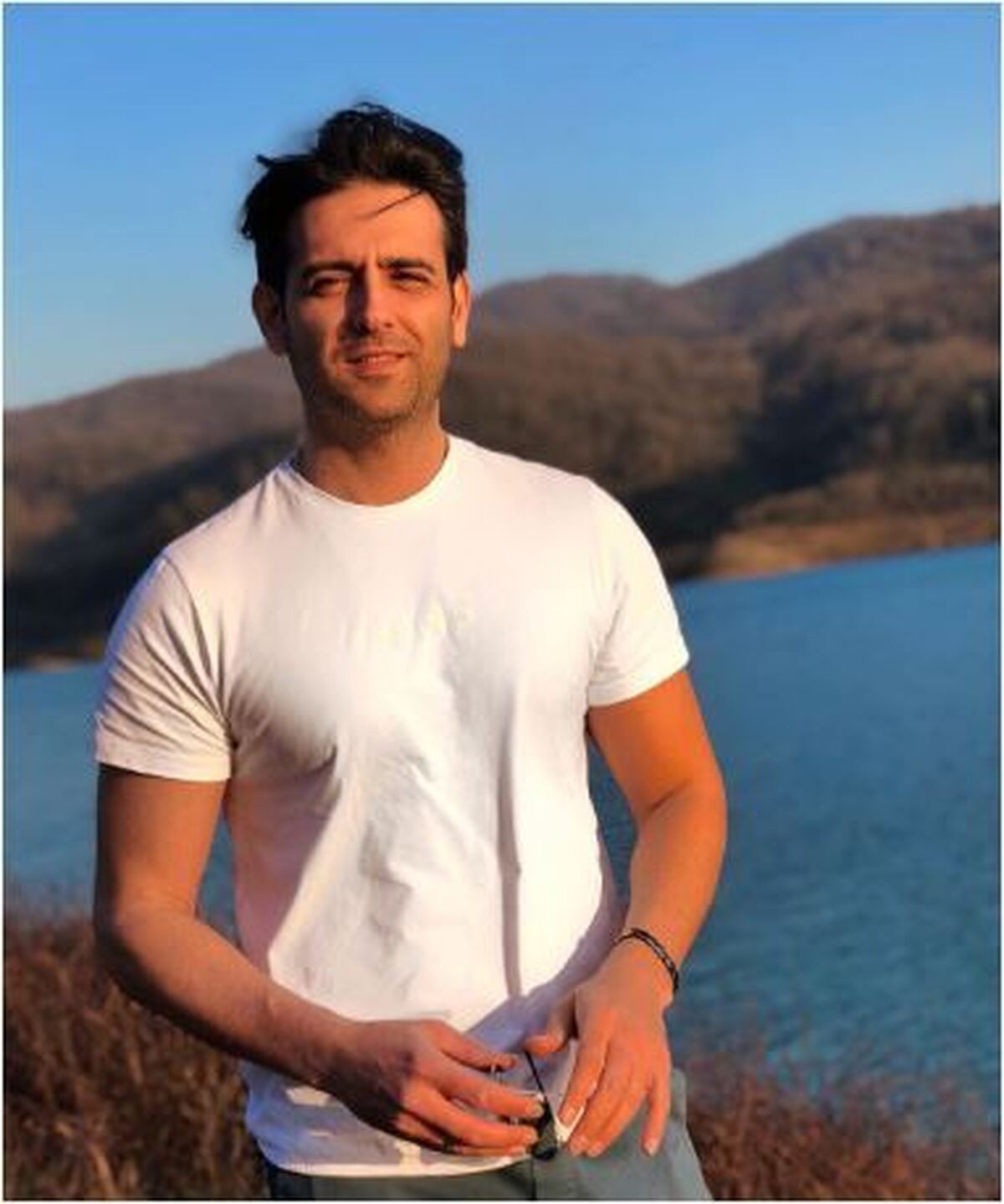 عکس پر بازدید امیرحسین آرمان با استایل اسپرت زننده! /از آقای بازیگر بعید بود این استایل ها!