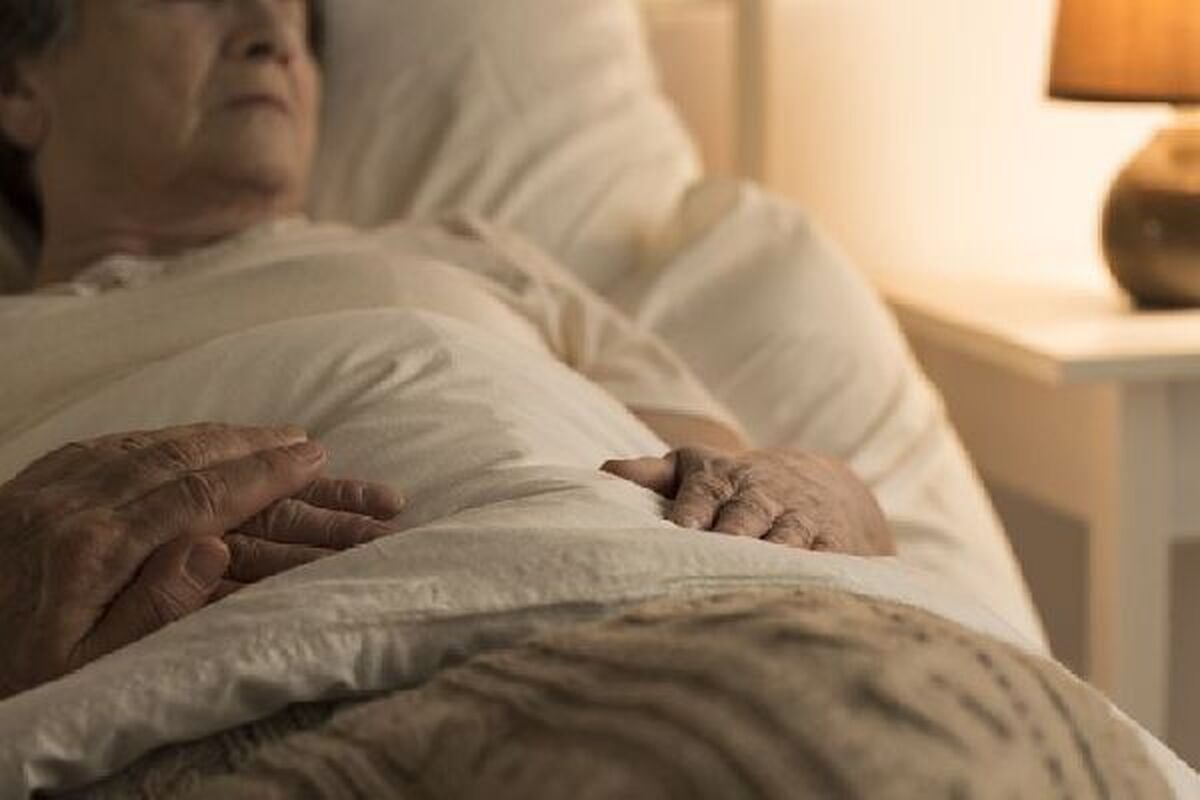 زن بازنشسته پس از لیسیدن توسط سگ خانگی‌اش درگذشت