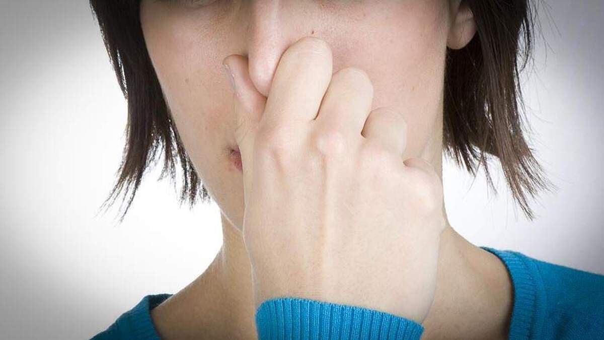 یک پزشک، توهم بویایی را از علائم احتمالی صرع می‌داند