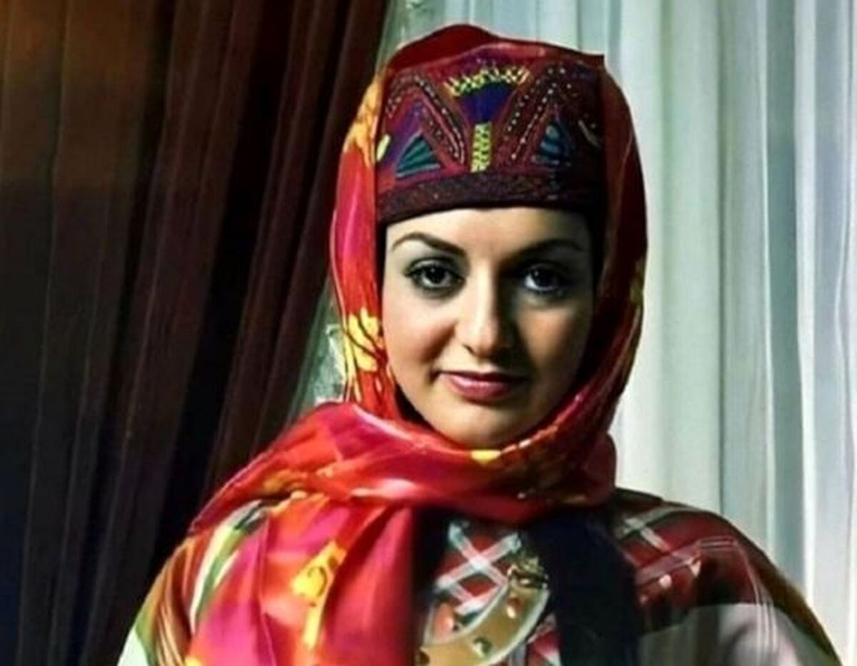 عکس نوستالژی گوگوش با ستاره‌های فوتبالی /ژست دیدنی و زیبا!