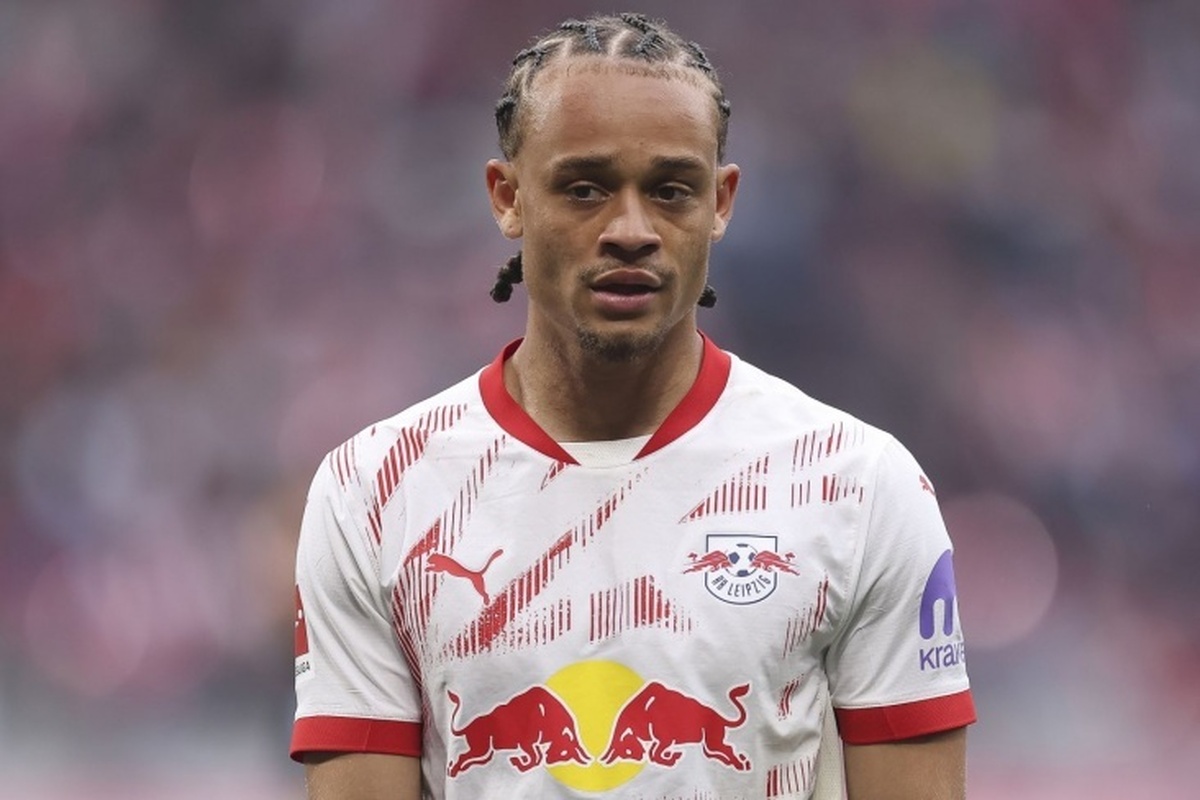 رومانو: ژاوی سیمونز به دلیل انتقال به چلسی با لایپزیگ تمرین نمی‌کند