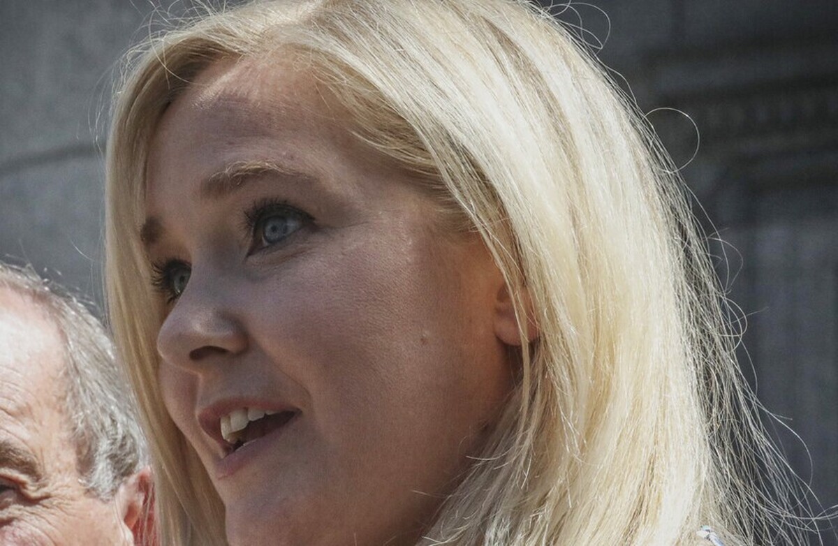 خانواده قربانی مشهور اپستین خواستار انتشار تمام اسناد پرونده و همچنین خواستار رها شدن شریک زندگی او از زندان هستند