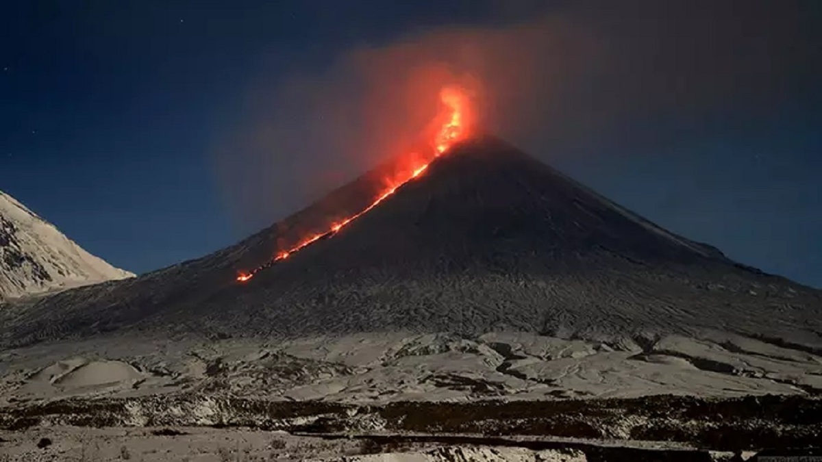 روسیه: زلزله کامچاتکا ممکن است باعث فوران آتشفشان شده باشد