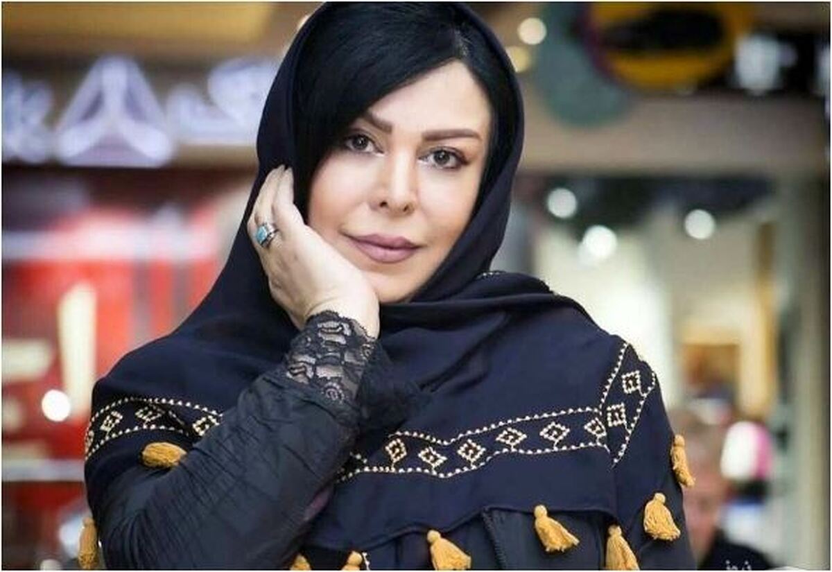 فخر فروشی غیر مستقیم فلور نظری با ماشین مدل بالا و گران قیمتش در مجازی جلب توجه کرد! +عکس