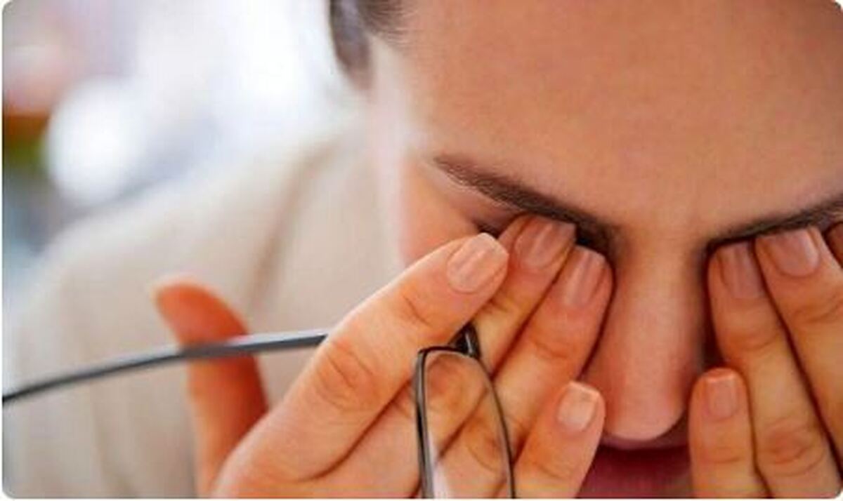 بروز بیماری‌های چشمی در اثر کمبود این ویتامین اتفاق می‌افتد