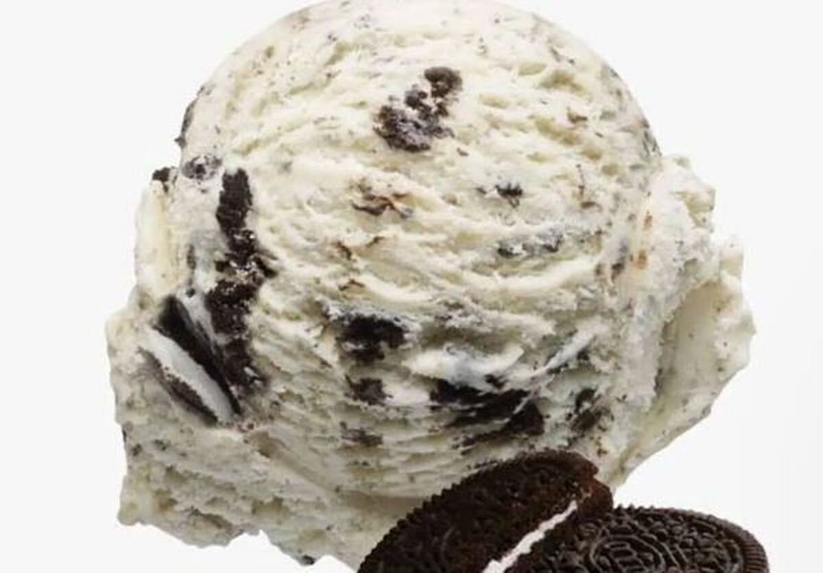 طرز تهیه بستنی اورئو با تکه ها‌ی بیسکوییت/بچه‌ها عاشقش میشن!