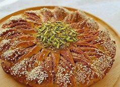 در چند مرحله نان دارچین و گردو را آماده کنید و از طعمش لذت ببرید