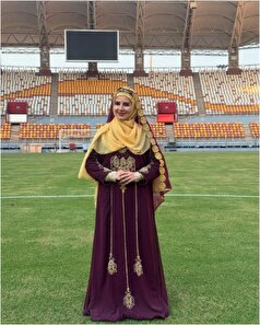 تصویر پر بازدید از استایل خیره کننده خاله شادونه در استادیوم فوتبال